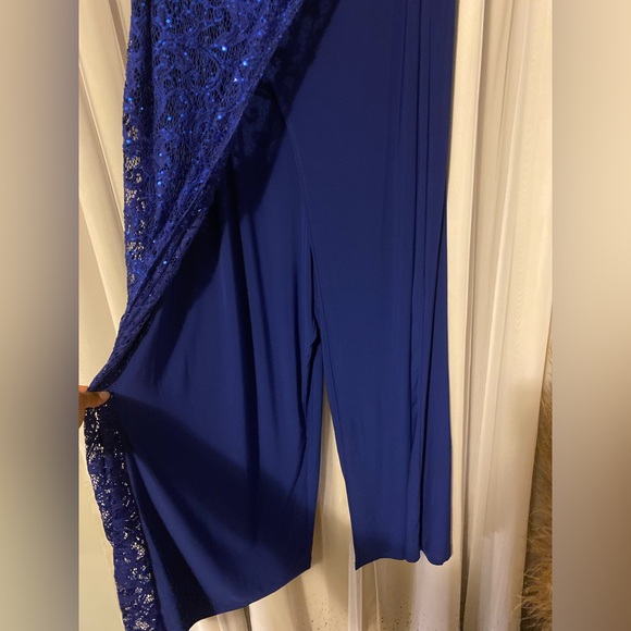 Brand- R&M Richards
Size- 22W,PTP- 23-25”,Length-61 1/2”,Inseam- 27”
Color- Blue - Picture 3 of 4